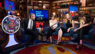 Leslie Mann feet photo thumbnail