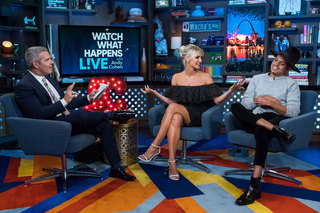 Ashlee Simpson feet photo thumbnail