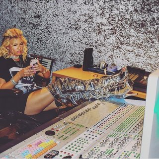Chanel West Coast feet photo thumbnail