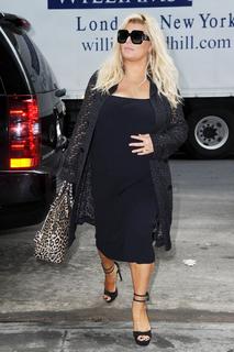 Jessica Simpson feet photo thumbnail