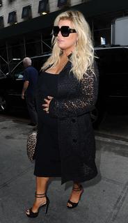 Jessica Simpson feet photo thumbnail