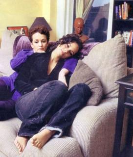 Alicia Keys feet photo thumbnail