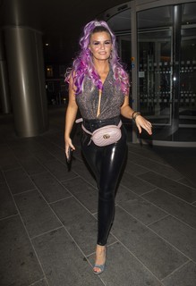 Kerry Katona feet photo thumbnail