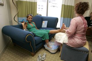 Christina Milian feet photo thumbnail