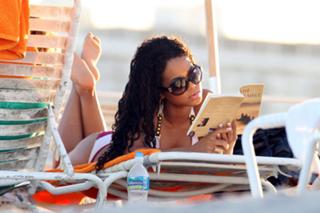 Christina Milian feet photo thumbnail
