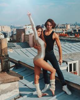Iris Mittenaere feet photo thumbnail