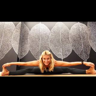 Federica Fontana feet photo thumbnail