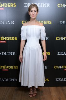 Rosamund Pike feet photo thumbnail