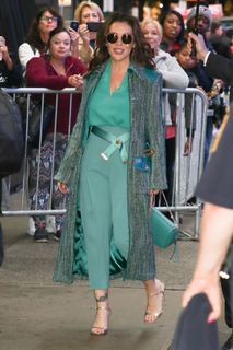 Alyssa Milano feet photo thumbnail