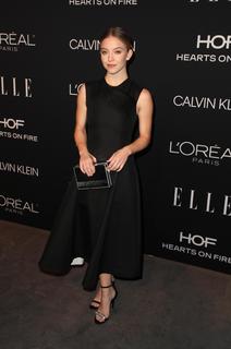 Sydney Sweeney feet photo thumbnail