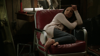 Lucy Liu feet photo thumbnail