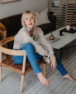 Julianne Hough feet photo thumbnail