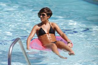 Frankie Bridge feet photo thumbnail