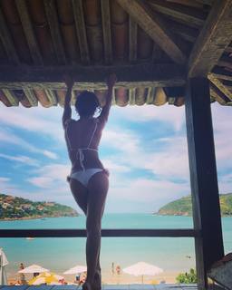 Juliana Paes feet photo thumbnail