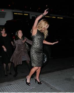 Jessica Simpson feet photo thumbnail