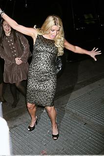Jessica Simpson feet photo thumbnail
