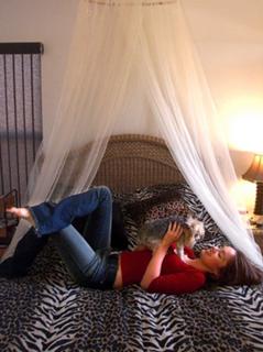 Megan Fox feet photo thumbnail