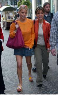 Jessica Simpson feet photo thumbnail