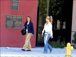 Jessica Simpson feet photo thumbnail
