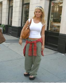 Jessica Simpson feet photo thumbnail