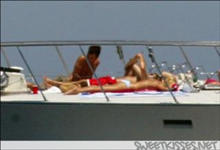 Jessica Simpson feet photo thumbnail