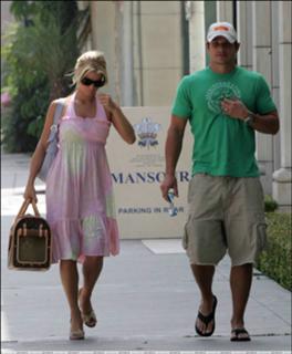 Jessica Simpson feet photo thumbnail