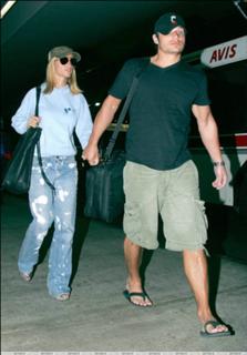 Jessica Simpson feet photo thumbnail
