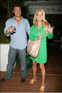 Jessica Simpson feet photo thumbnail