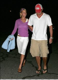 Jessica Simpson feet photo thumbnail