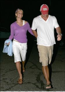 Jessica Simpson feet photo thumbnail