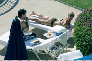Jessica Simpson feet photo thumbnail