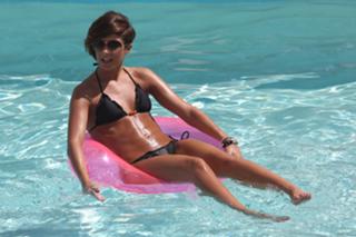 Frankie Bridge feet photo thumbnail