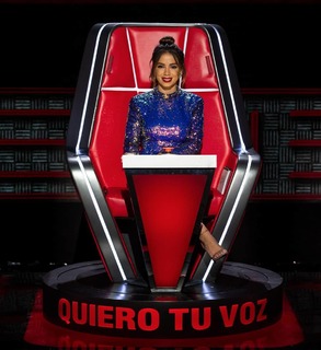 Anitta feet photo thumbnail