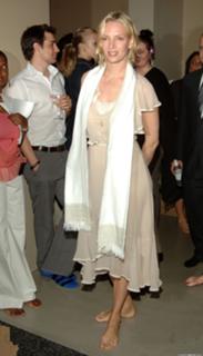 Uma Thurman feet photo thumbnail