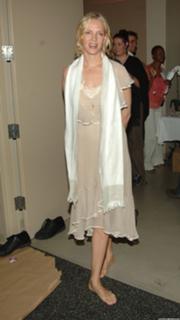 Uma Thurman feet photo thumbnail