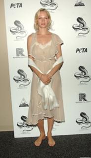 Uma Thurman feet photo thumbnail