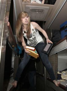 Jennette McCurdy feet photo thumbnail