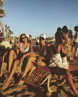 Zeynep Bastik feet photo 4