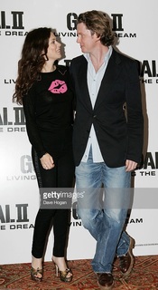 Anna Friel feet photo thumbnail