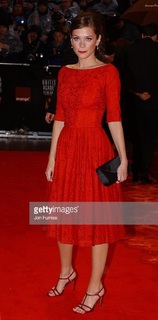 Anna Friel feet photo thumbnail