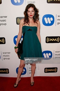 Anna Friel feet photo thumbnail