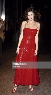 Anna Friel feet photo thumbnail