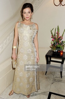 Anna Friel feet photo thumbnail