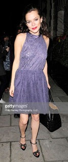 Anna Friel feet photo thumbnail