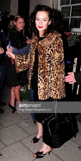 Anna Friel feet photo thumbnail
