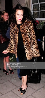 Anna Friel feet photo thumbnail