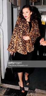 Anna Friel feet photo thumbnail