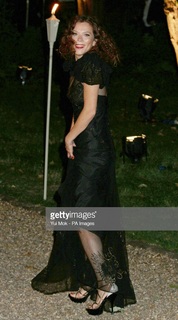 Anna Friel feet photo thumbnail