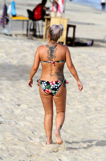 Kerry Katona feet photo thumbnail