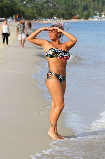 Kerry Katona feet photo thumbnail